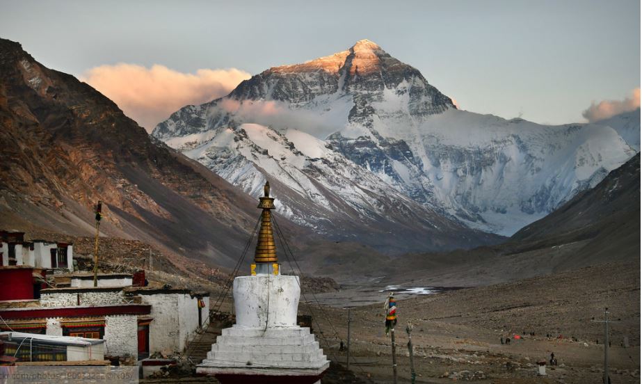 Rongbuk Monastery, Tibet
